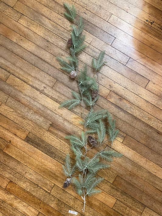 Pine Tree Garland with Pinecones