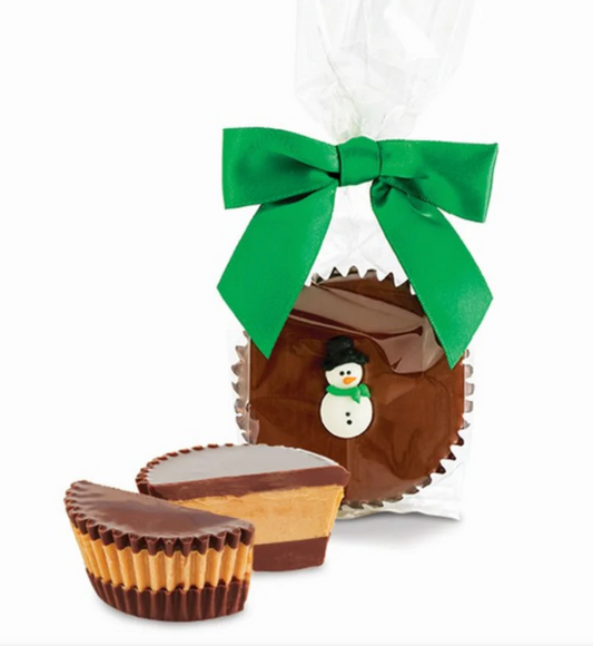 3.5 oz Jumbo Holiday Milk Peanut Butter Cup with Snowman